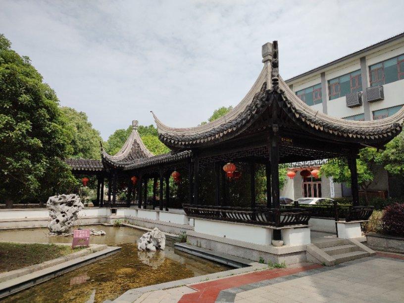 于海田春节前走访慰问时强调:真正把党和政府的温暖送到千家万户